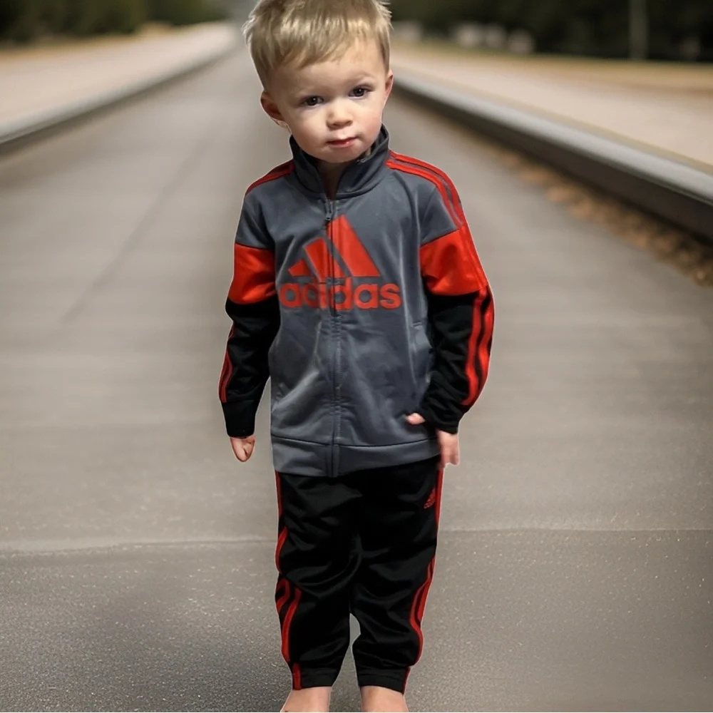 Adidas Youth Boys Jogger Set Red and Black size 2T - Picture 1 of 8